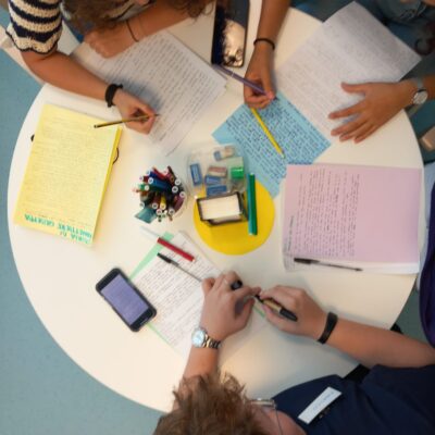 Studenti dell'alternanza raccolgo le testimonianze dei pazienti