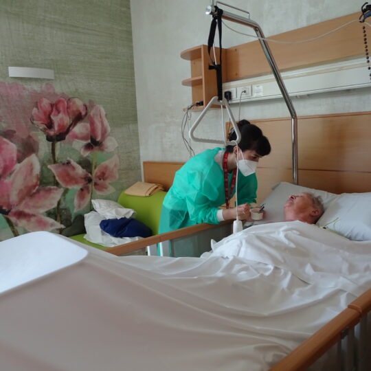 Federica_volontaria_in_assistenza